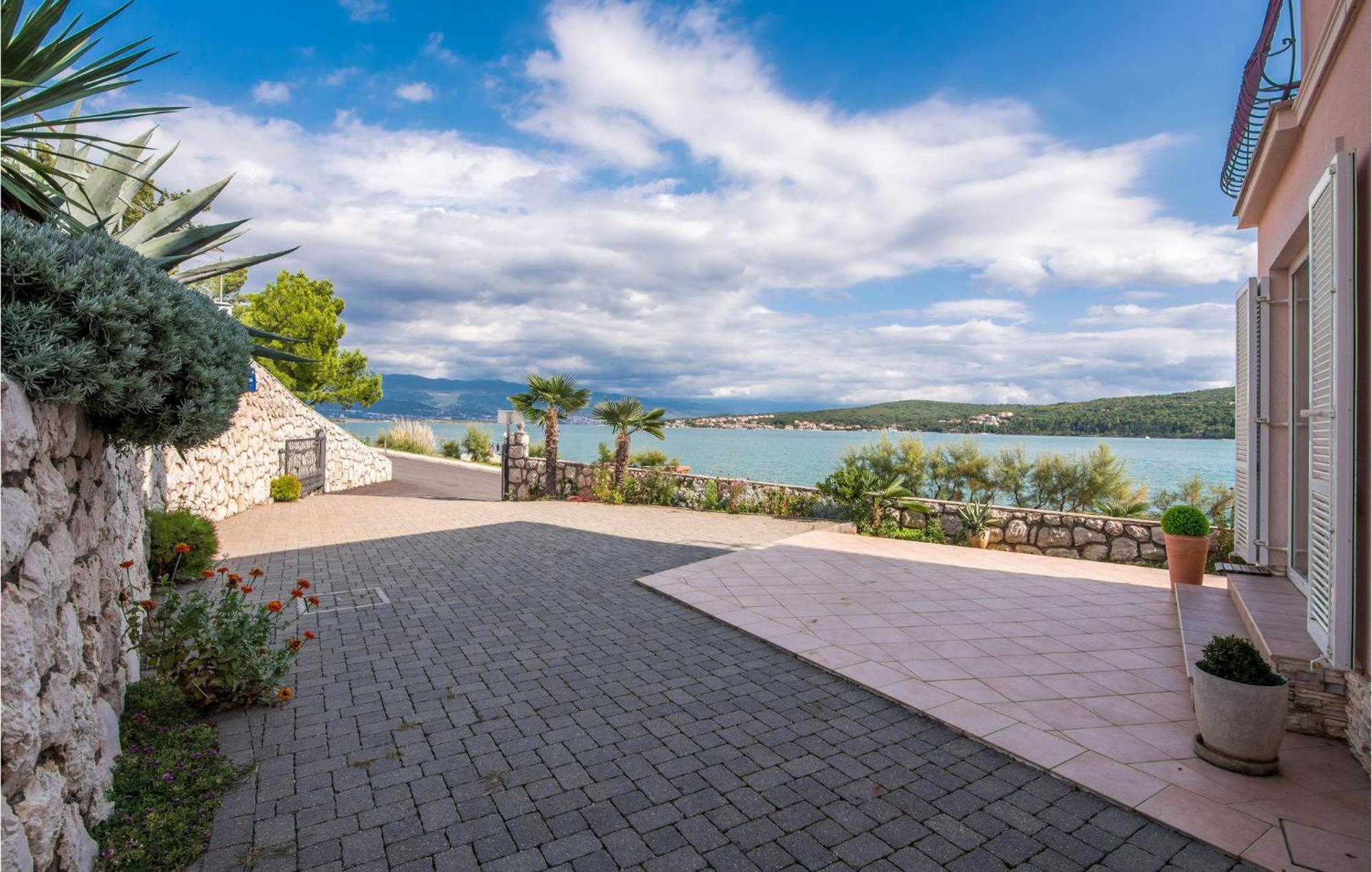 Gorgeous Apartment In Cizici With House Sea View Екстер'єр фото