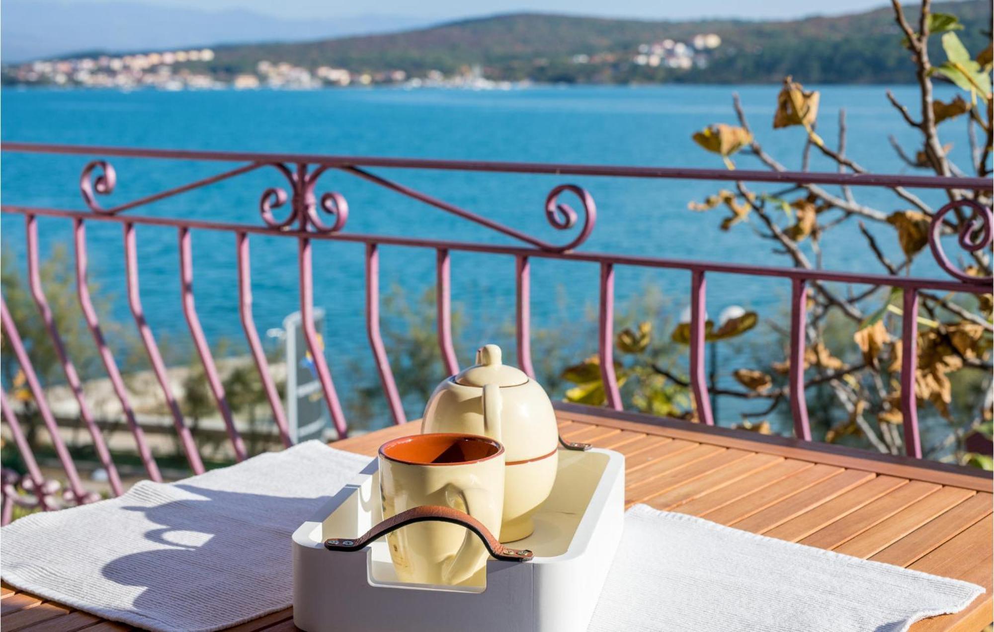 Gorgeous Apartment In Cizici With House Sea View Екстер'єр фото