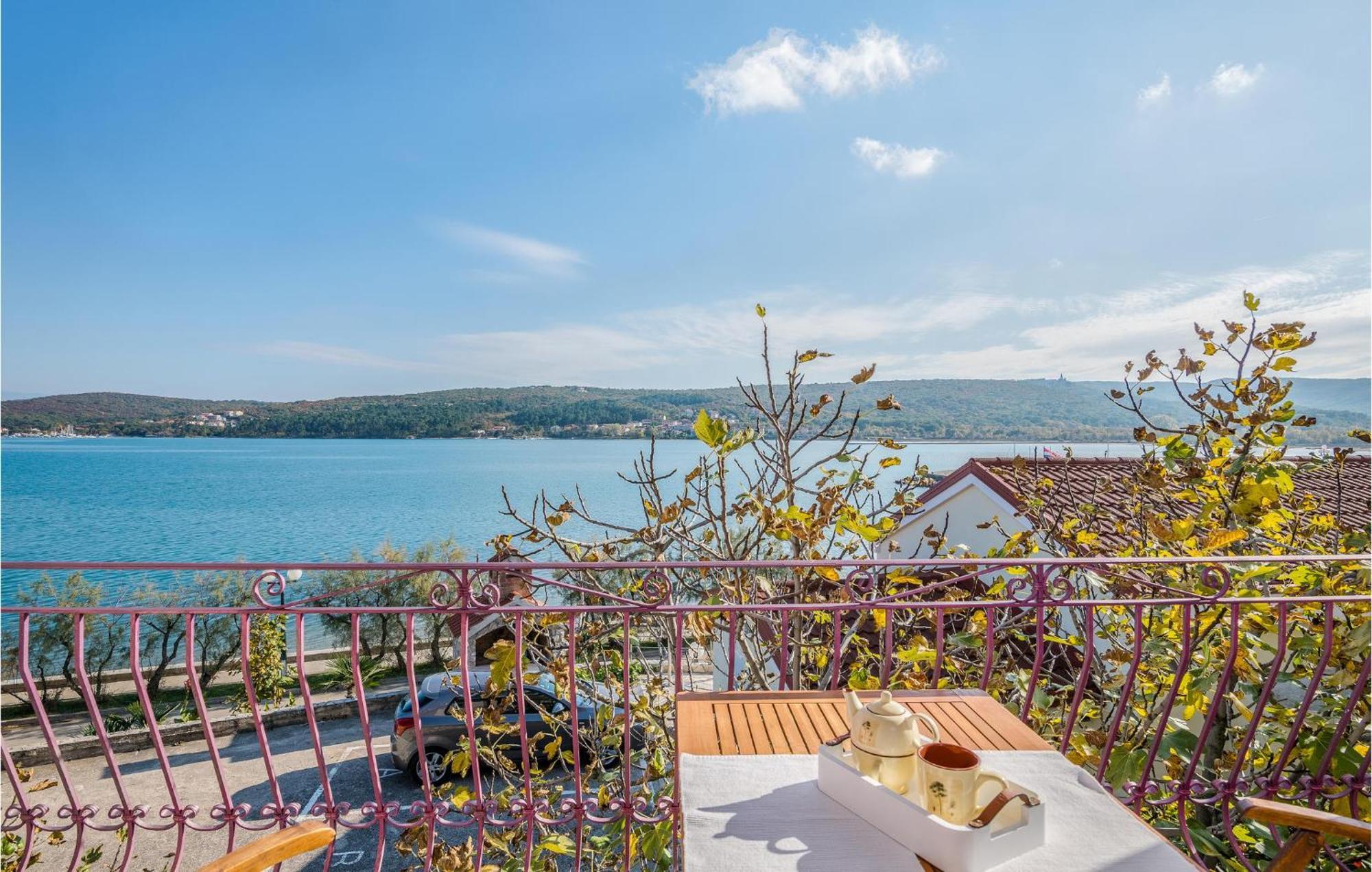 Gorgeous Apartment In Cizici With House Sea View Екстер'єр фото