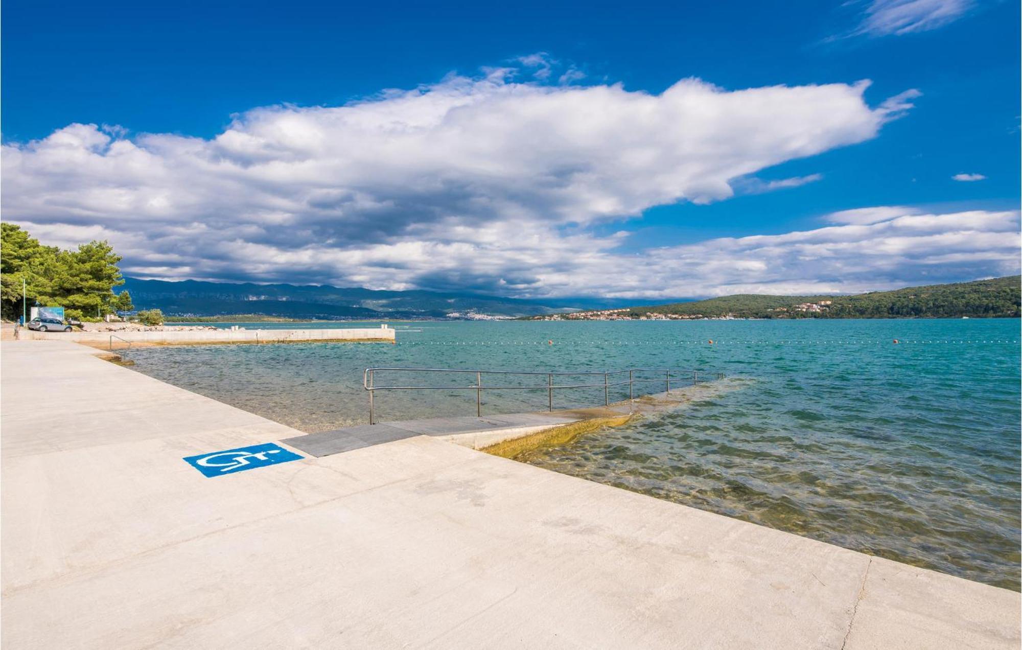 Gorgeous Apartment In Cizici With House Sea View Екстер'єр фото